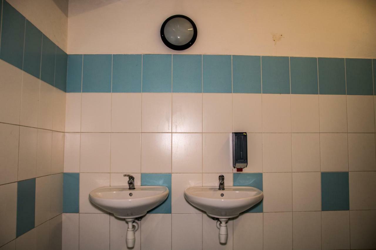 Hostel In School Πράγα Εξωτερικό φωτογραφία