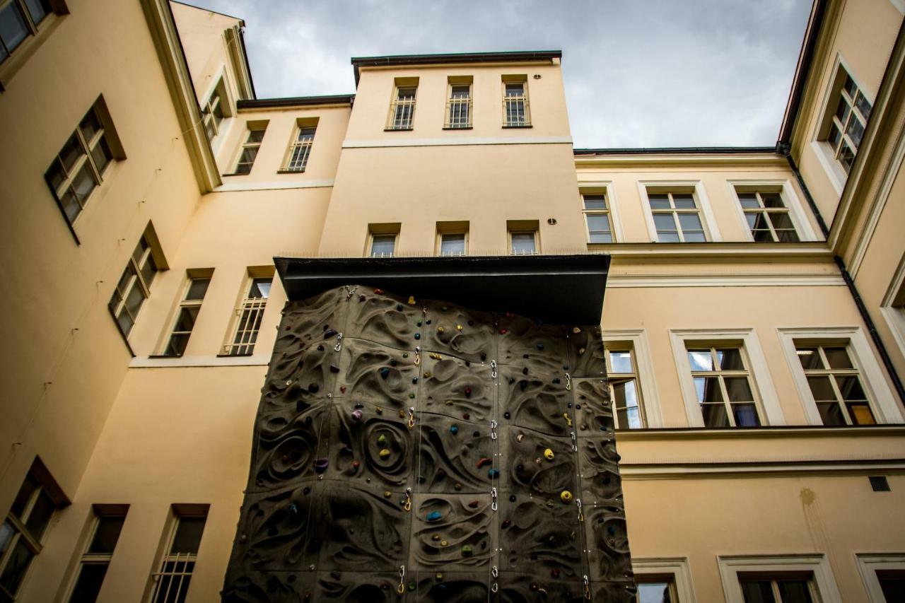 Hostel In School Πράγα Εξωτερικό φωτογραφία