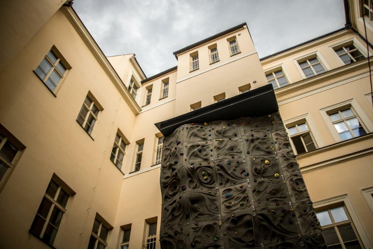 Hostel In School Πράγα Εξωτερικό φωτογραφία