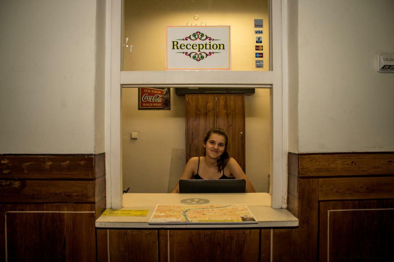 Hostel In School Πράγα Εξωτερικό φωτογραφία